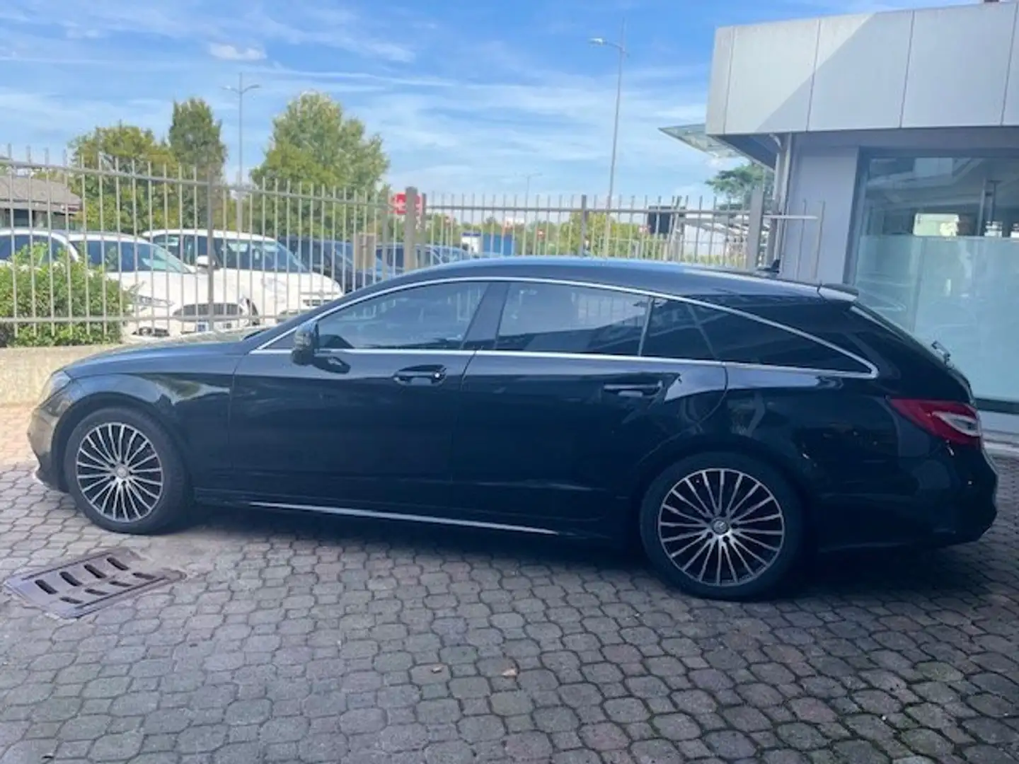 Mercedes-Benz CLS 250 CLS Shooting Brake 250 d (bt) Premium 4matic auto Noir - 2