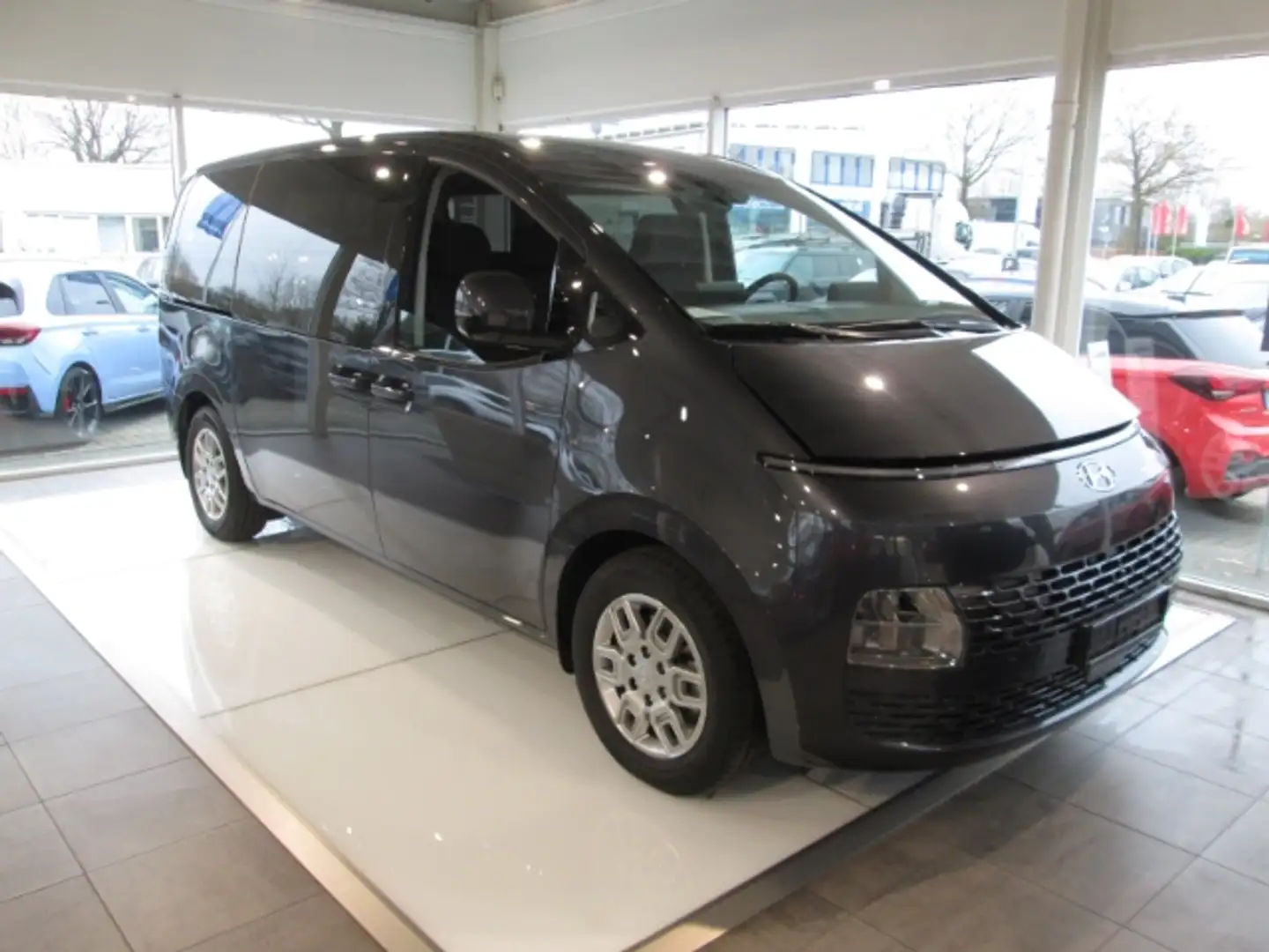 Hyundai STARIA Trend 2WD 2.2 CRDi EU6d DPF DAB Grau - 2