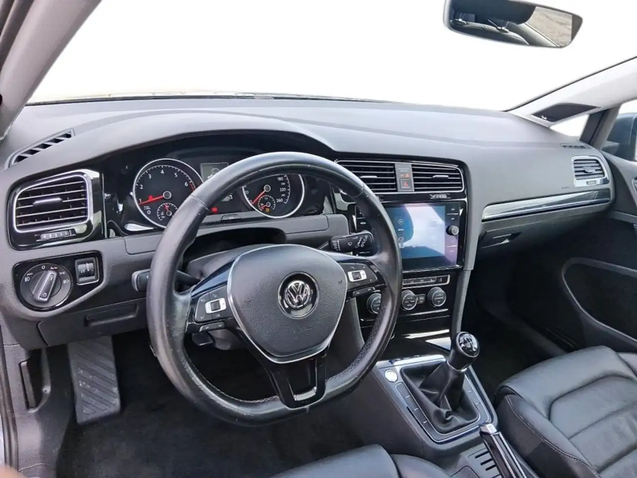 Volkswagen Golf снимка Volkswagen Golf