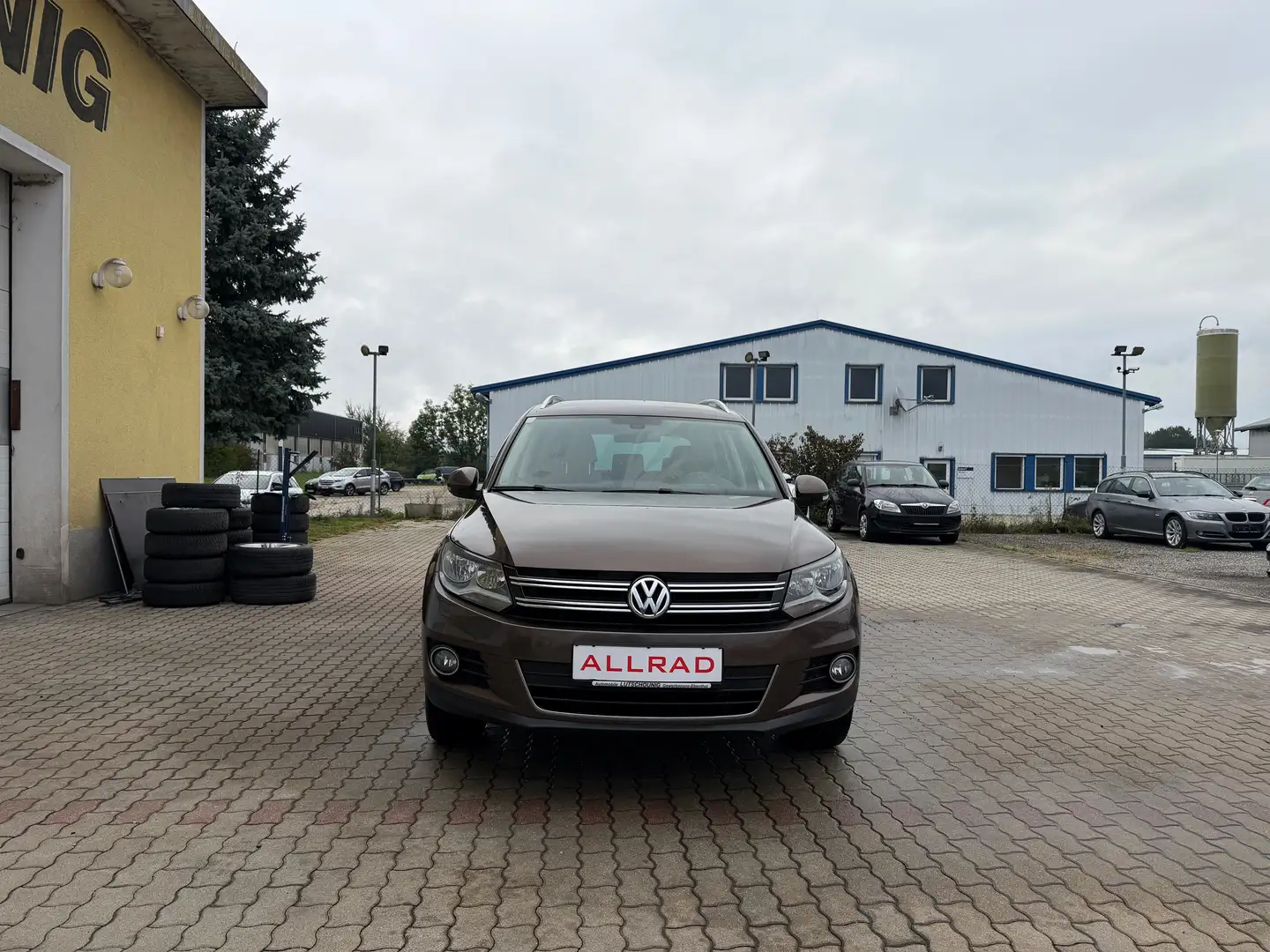 Volkswagen Tiguan Tiguan 2,0 TDI BMT 4Motion Sport DSG Sport Braun - 1