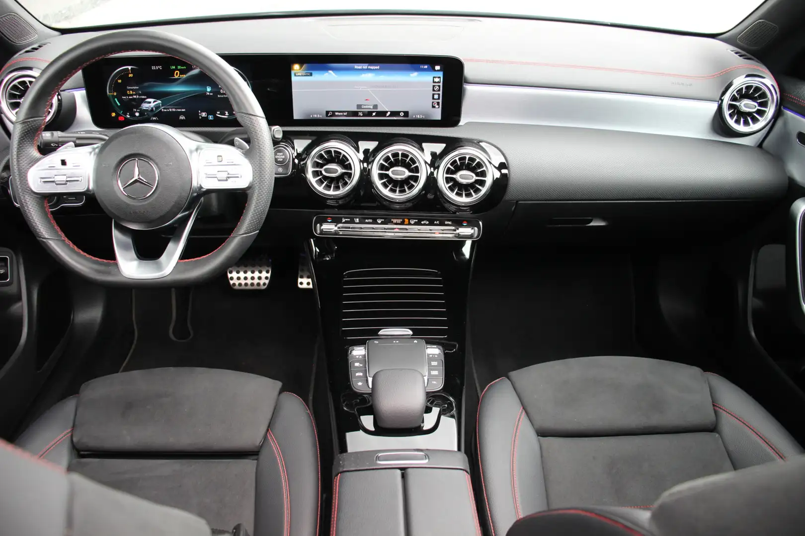 Mercedes-Benz CLA 220 4MATIC Premium Plus AMG | PANO | MEMORY | ACC | CA Grijs - 2