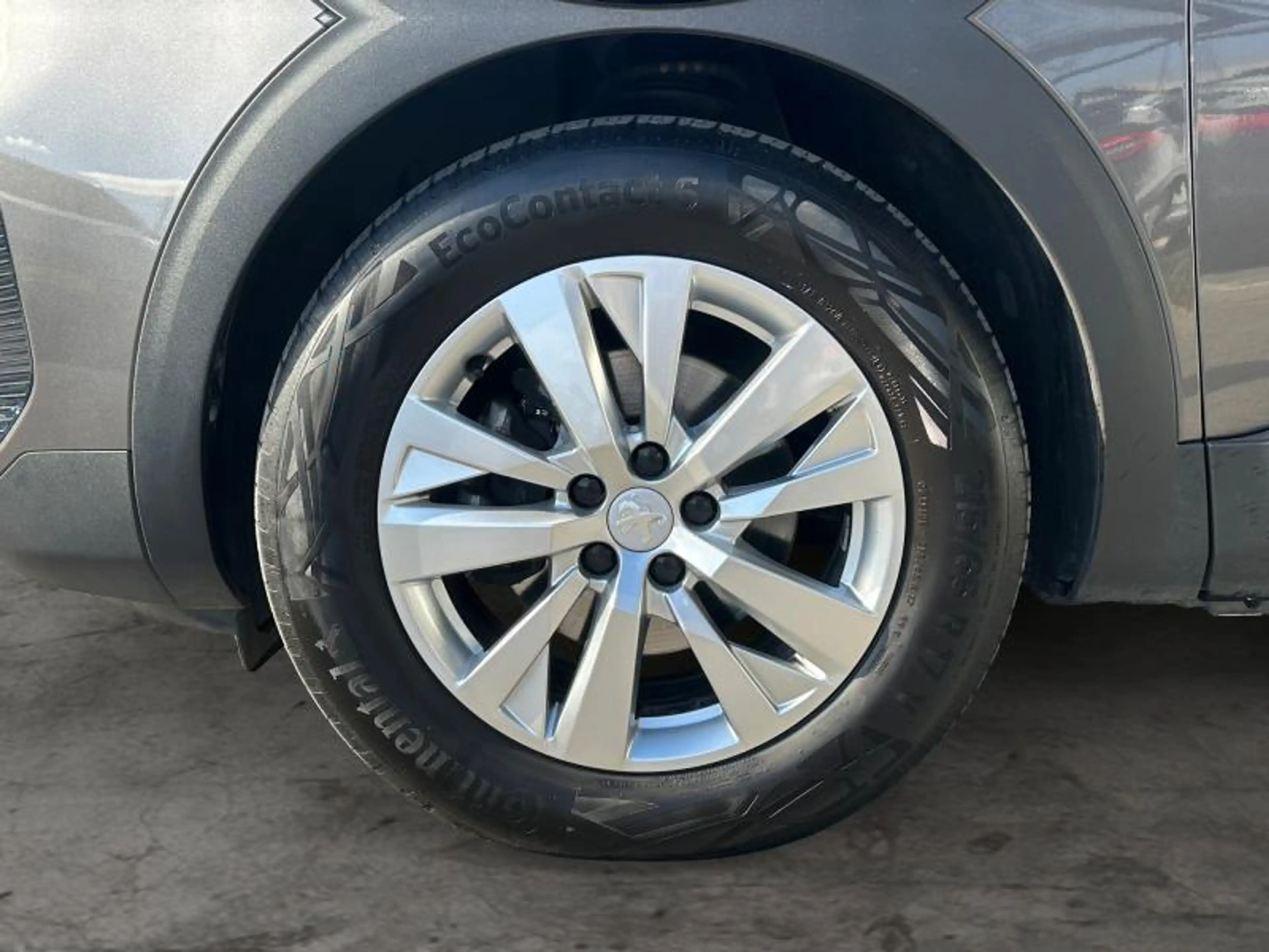 Peugeot 5008 1.5 HDi 131cv Automatique 7pl Gris 03/23 81731km — photo 8