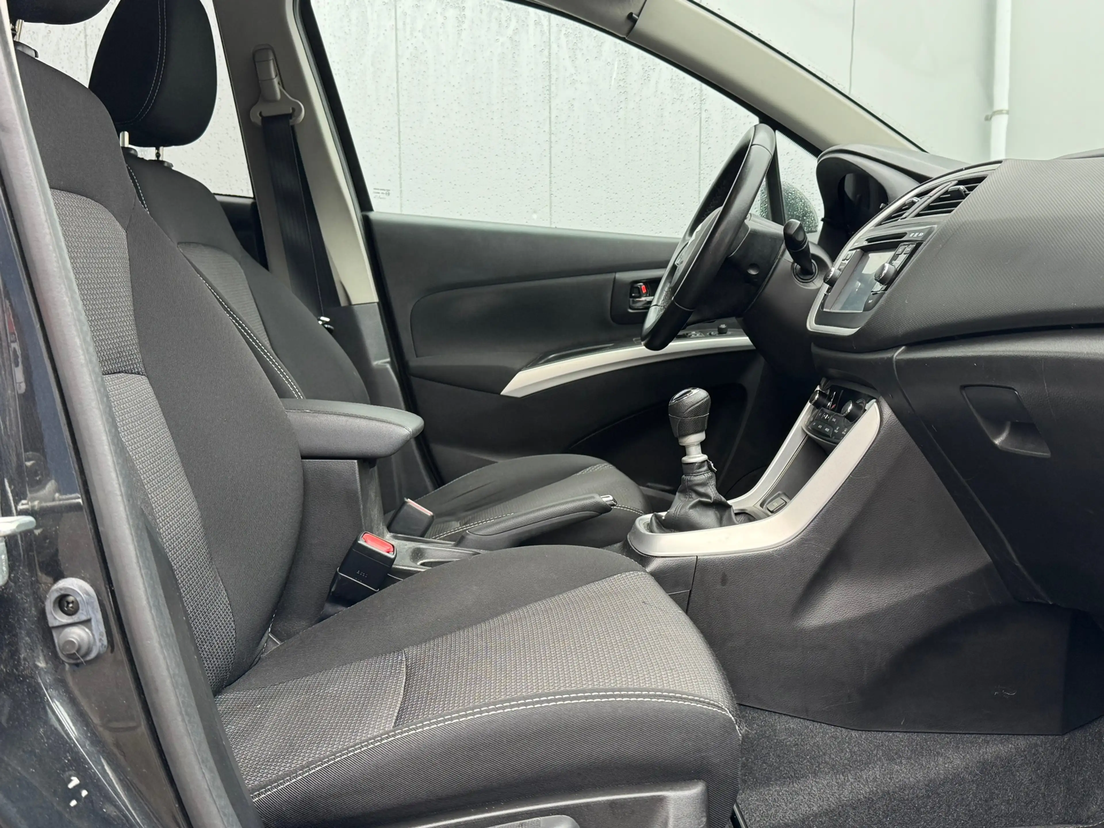 Suzuki SX4 S-Cross 1.6 DDiS Exclusive — photo 8