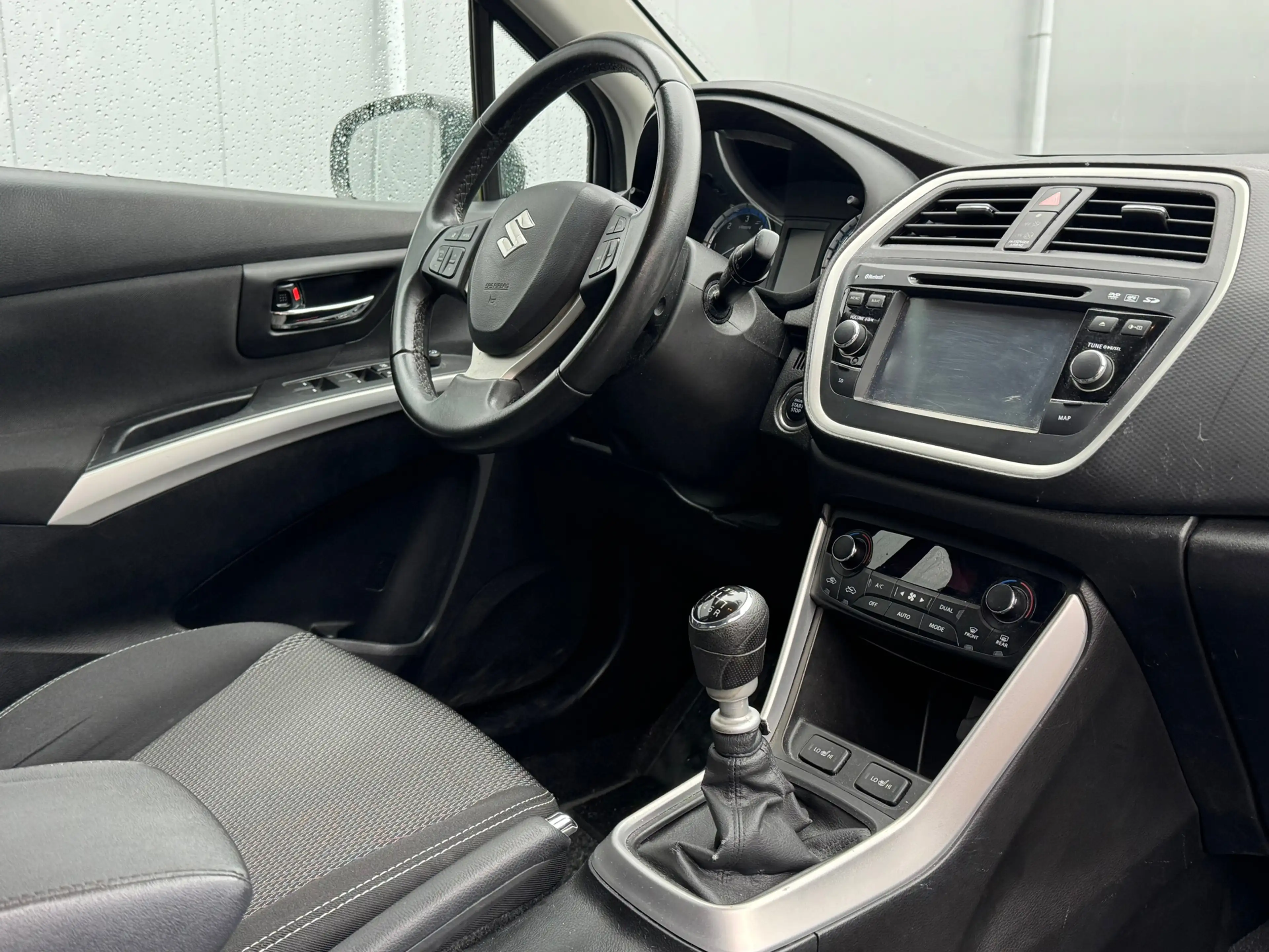 Suzuki SX4 S-Cross 1.6 DDiS Exclusive — photo 9