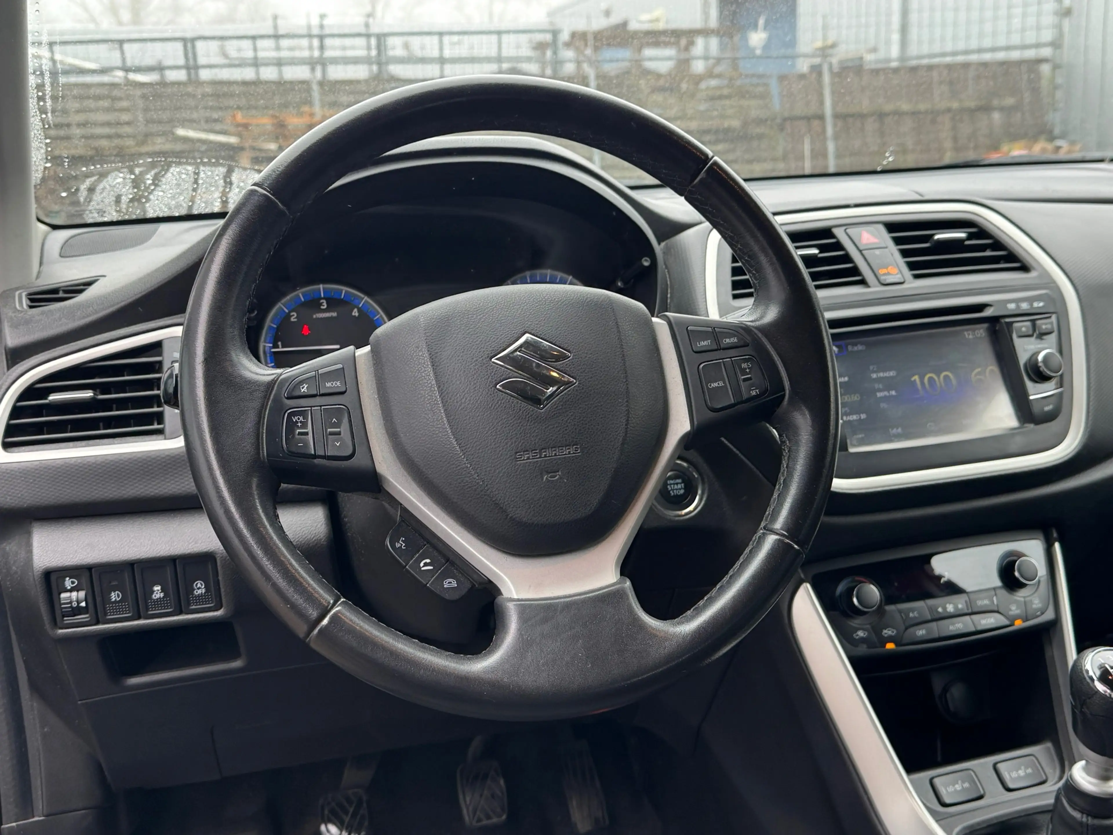 Suzuki SX4 S-Cross 1.6 DDiS Exclusive — photo 12