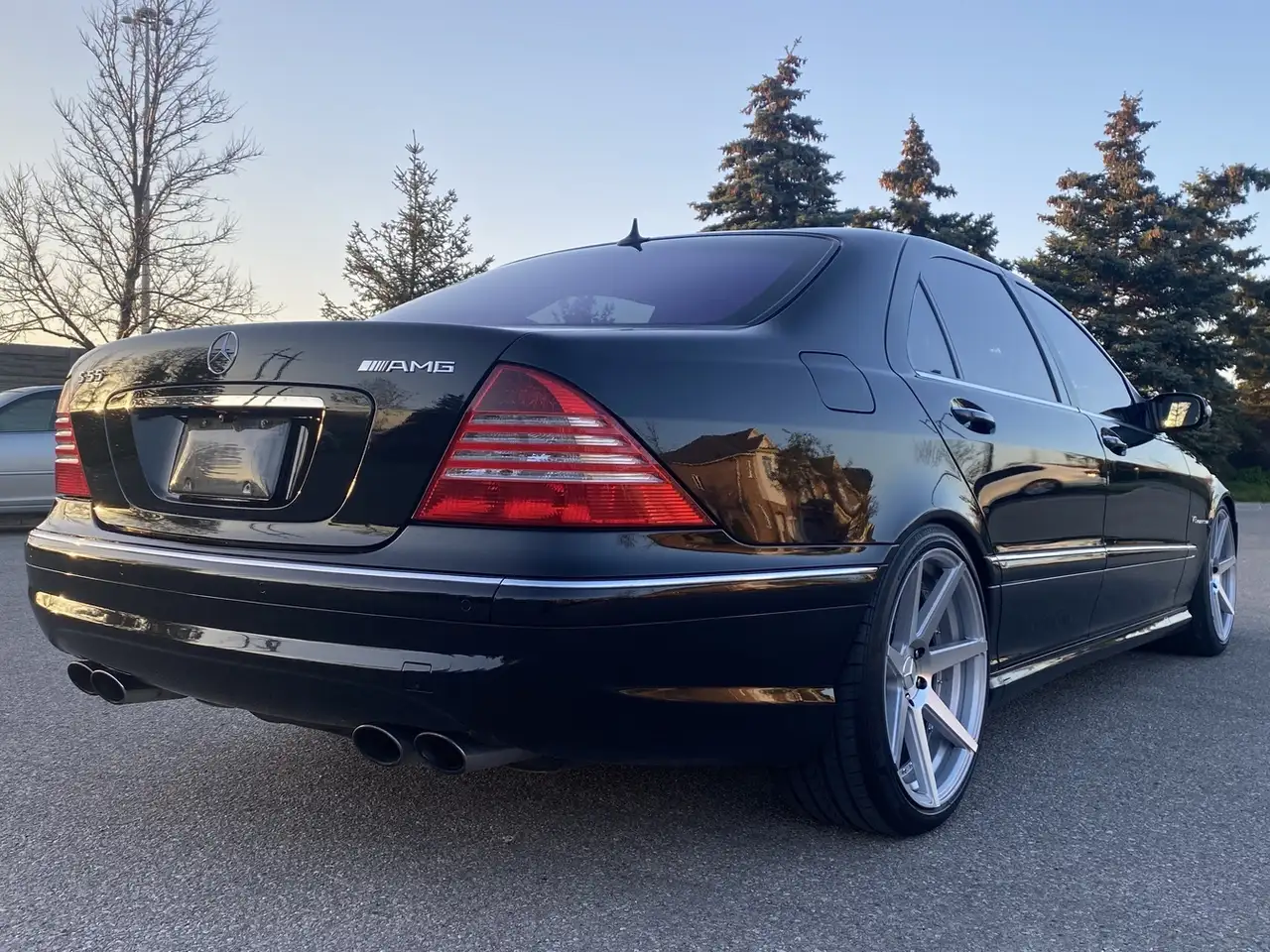 Mercedes-Benz S-Class снимка Mercedes-Benz S-Class