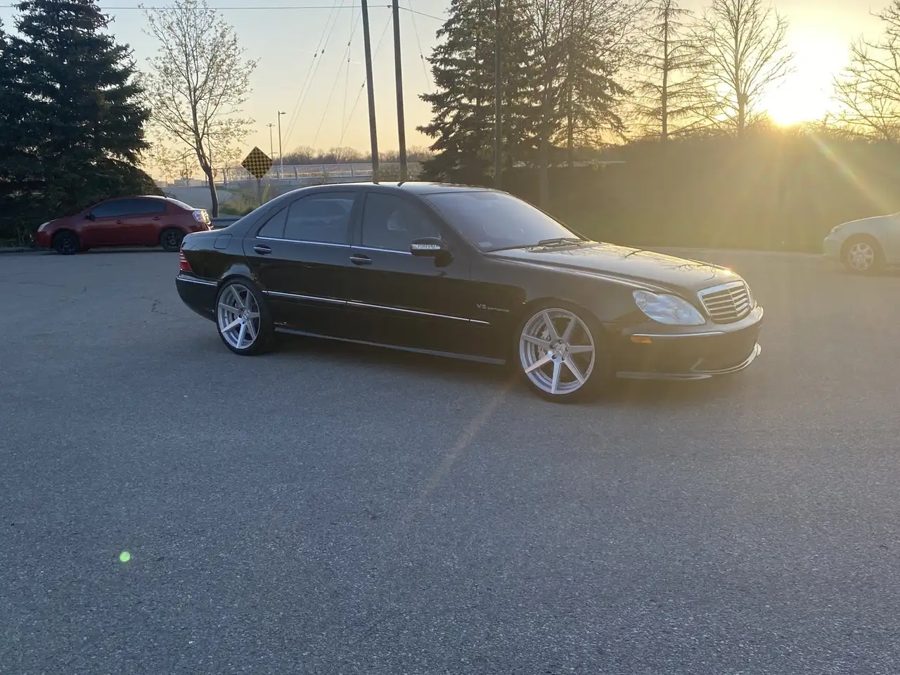 Mercedes-Benz S-Class снимка Mercedes-Benz S-Class