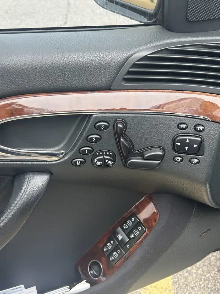 Mercedes-Benz S-Class снимка Mercedes-Benz S-Class