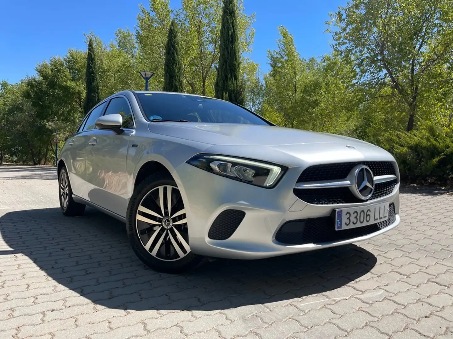 Mercedes-Benz A 250 e Gris - 2