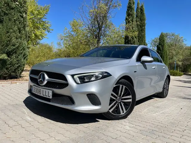 Mercedes-Benz A 250 e