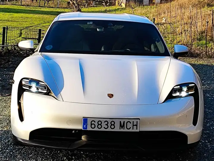 Porsche Taycan 2022, foto 7