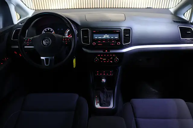 Volkswagen Sharan view 2