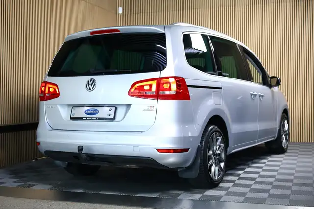 Volkswagen Sharan view 3