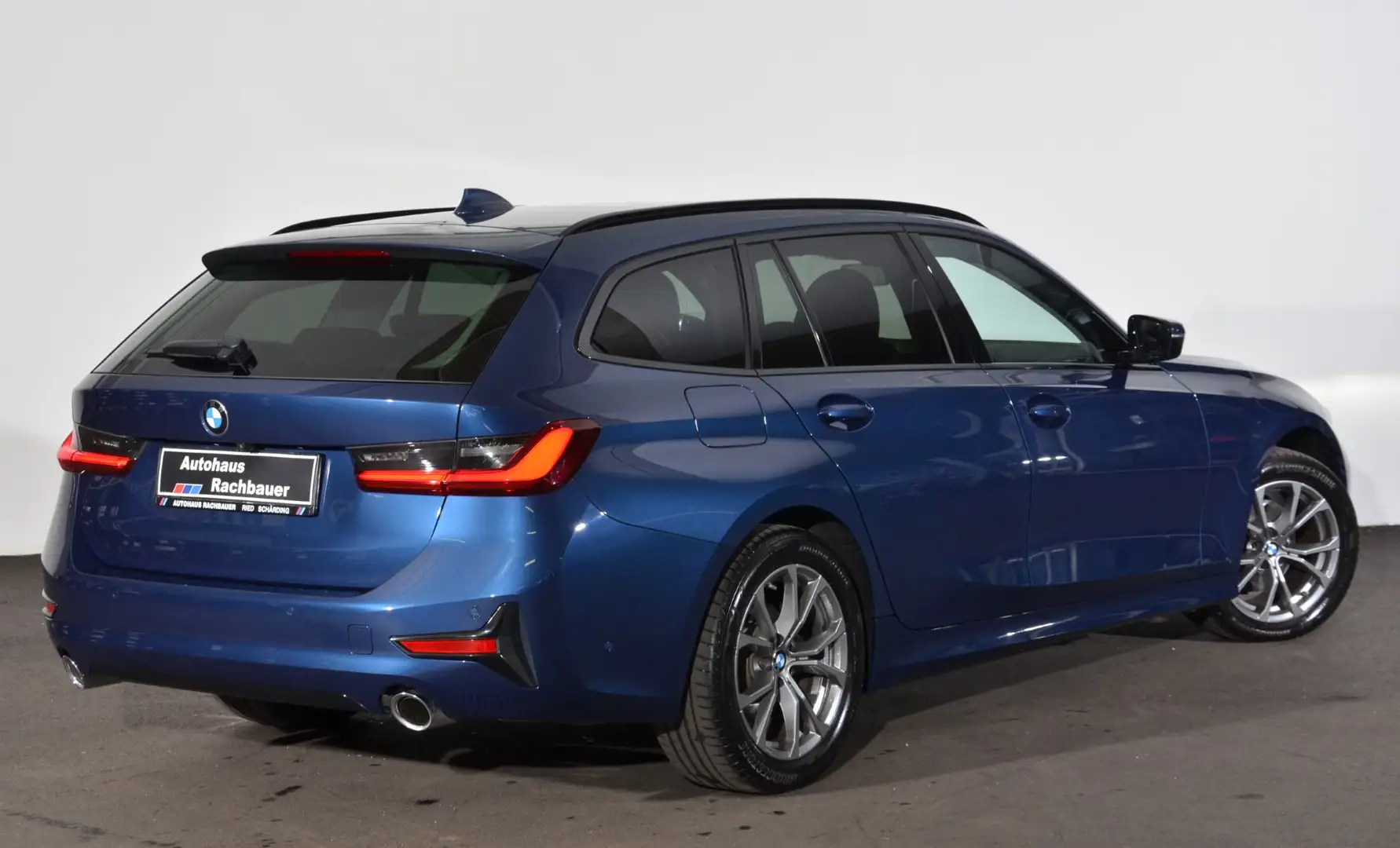 BMW 320 d xDrive Blau - 2