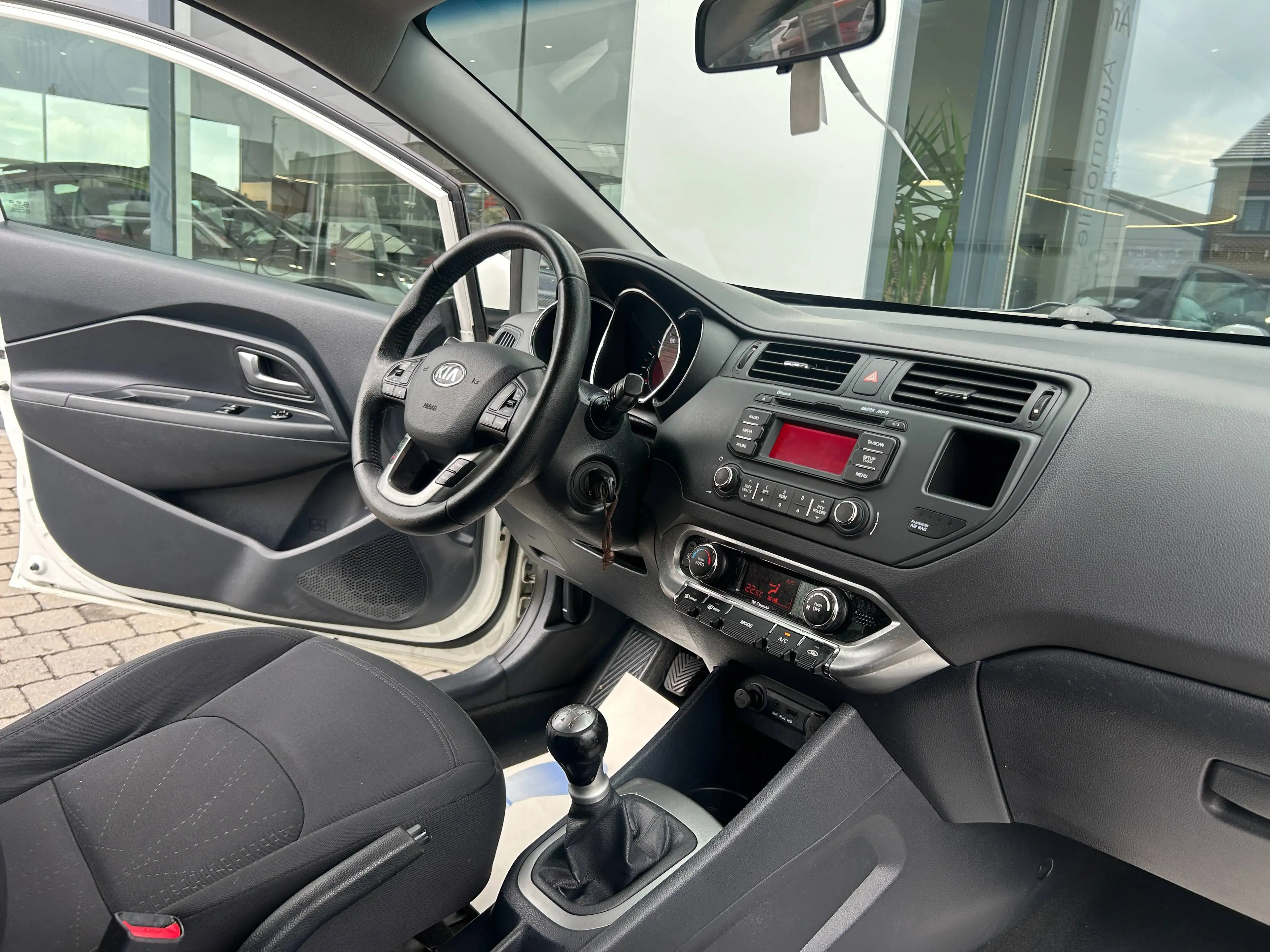 Kia Rio 1.2i *GARANTIE 12 MOIS*BLUETOOTH*AIRCO*CRUISE* — photo 11