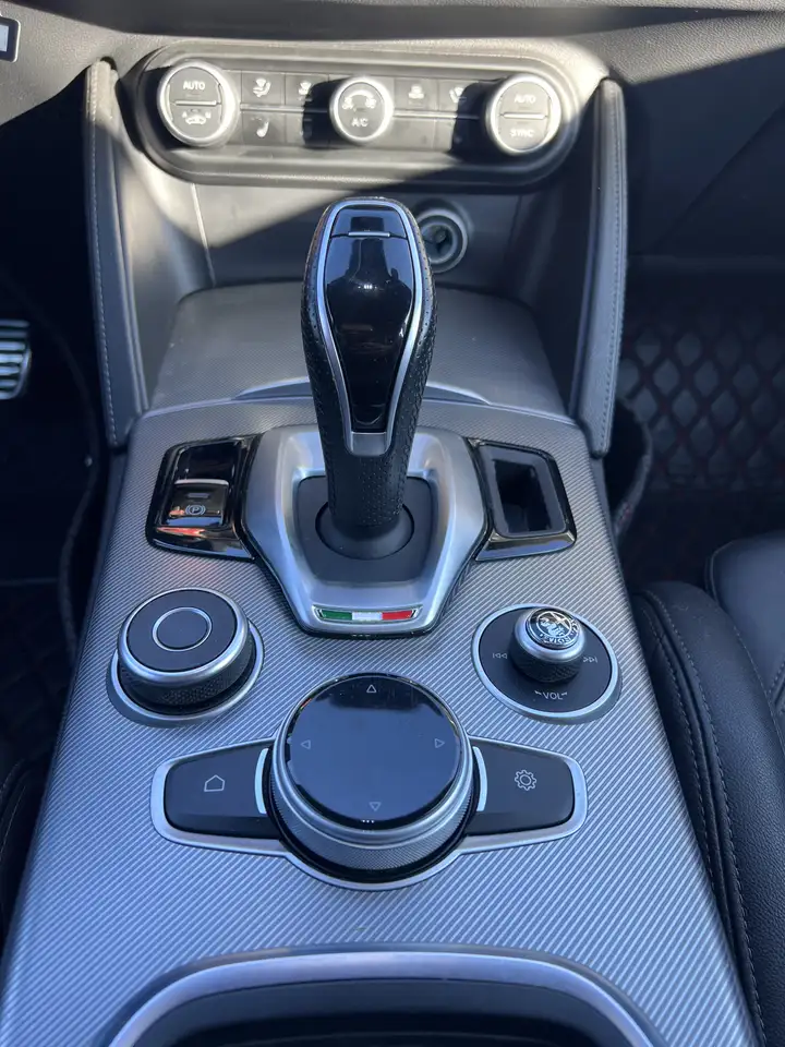 Alfa Romeo Stelvio 2021 — фото 14