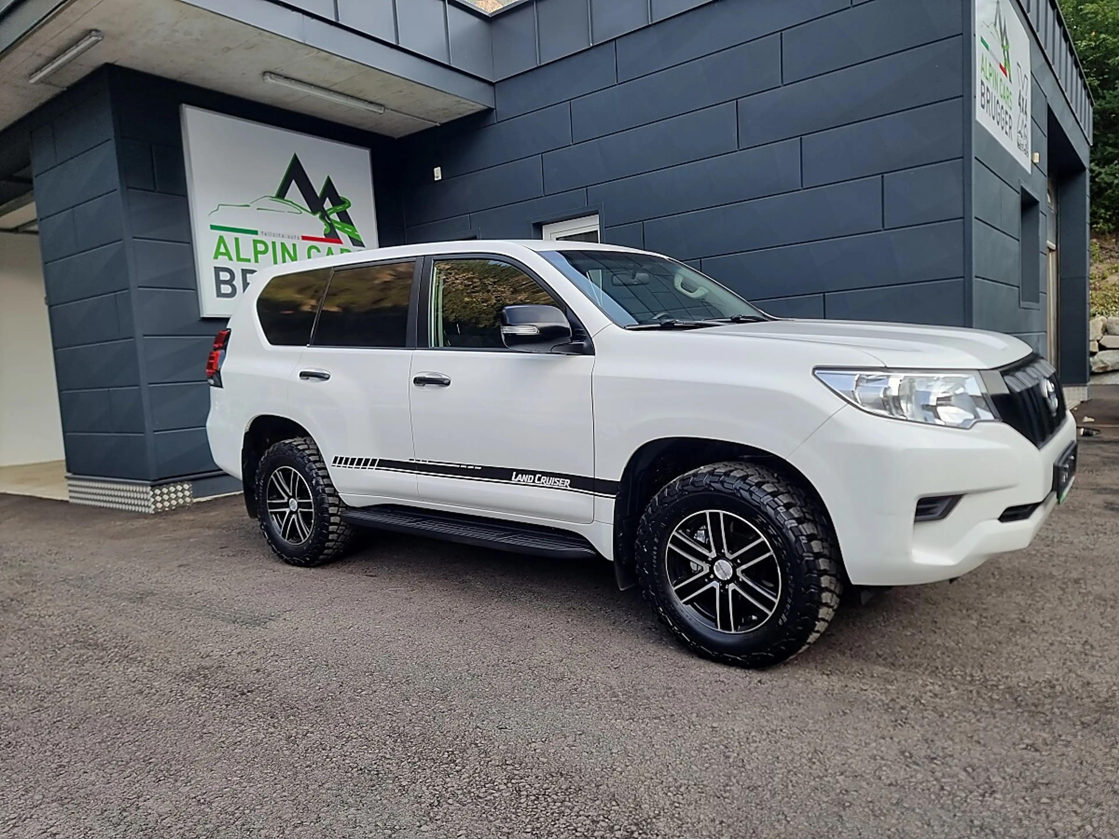 Toyota Land Cruiser Landcruiser 2,8 D-4D 4WD **1Hand+Garantie**