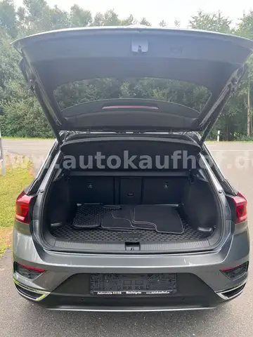 Volkswagen T-Roc view 8
