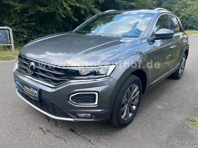 Volkswagen T-Roc view 4