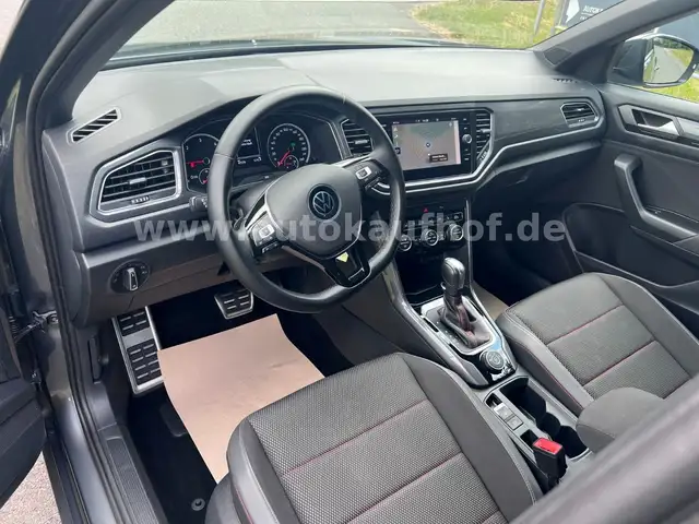 Volkswagen T-Roc view 12