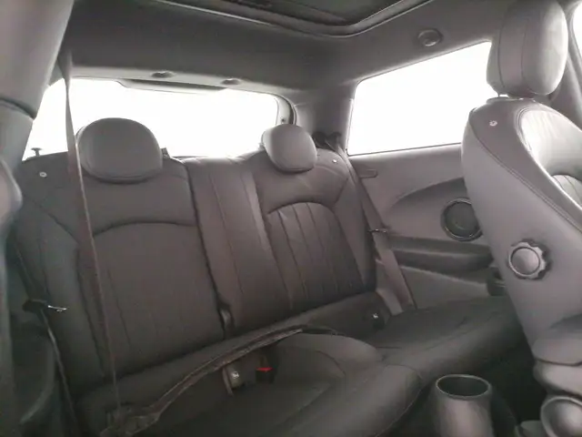 Mini Hatch view 8