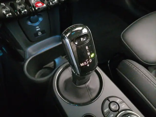 Mini Hatch view 13