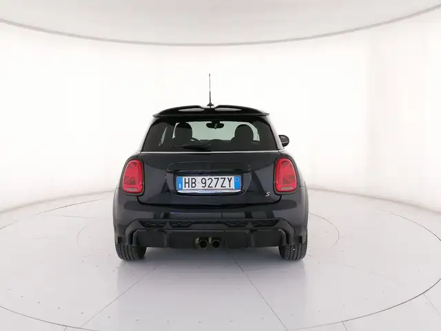 Mini Hatch view 4