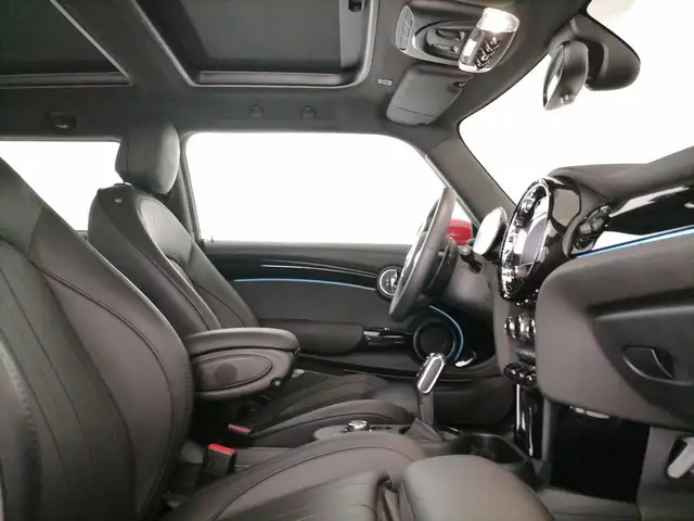 Mini Hatch view 6