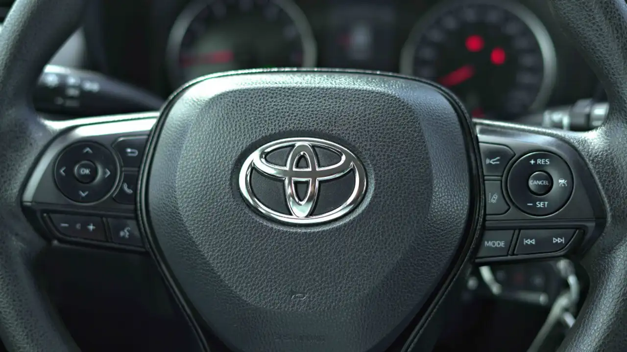 Toyota RAV 4 снимка Toyota RAV 4