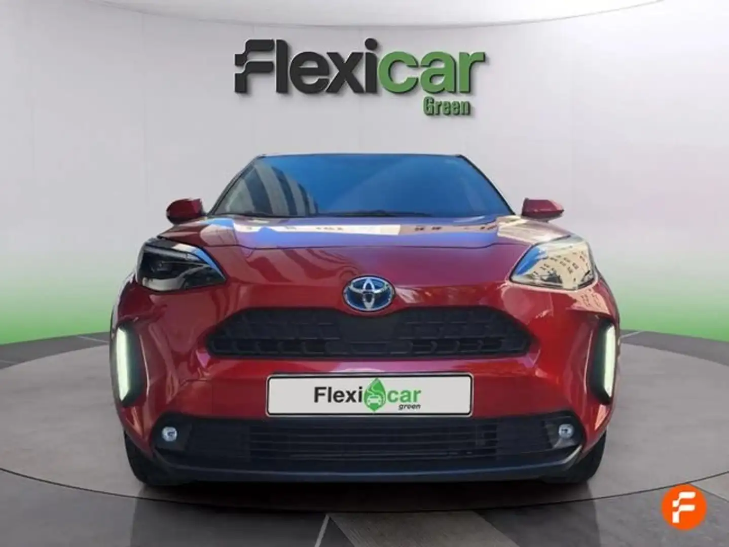 Toyota Yaris Cross 120H Style Rojo - 2