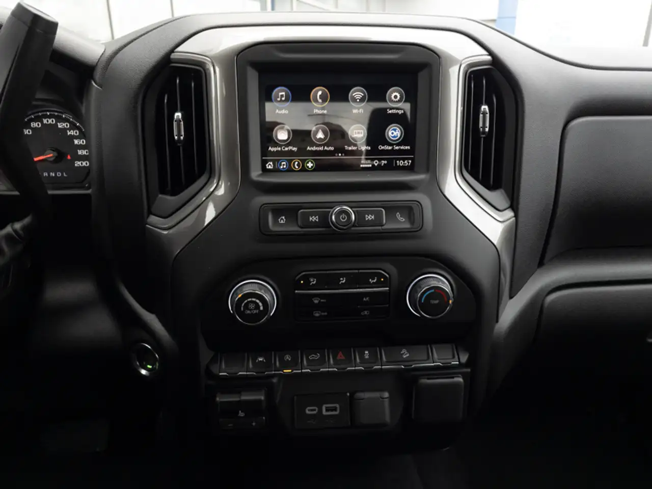 Chevrolet Silverado 1500 снимка Chevrolet Silverado 1500