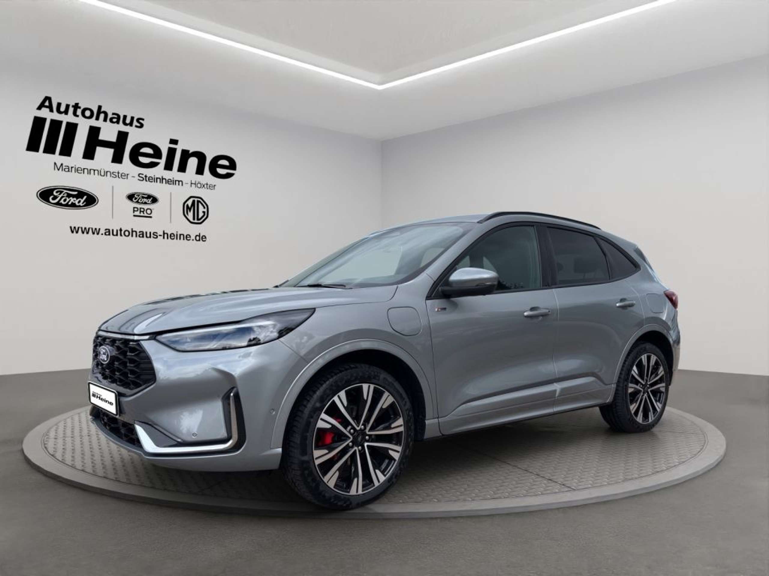 Fahrzeugabbildung Ford Kuga ST-LINE X 2.5 Ltr. 243 PS PHEV *20-ZOLL*LED* - mit KI generiert/bearbeitet