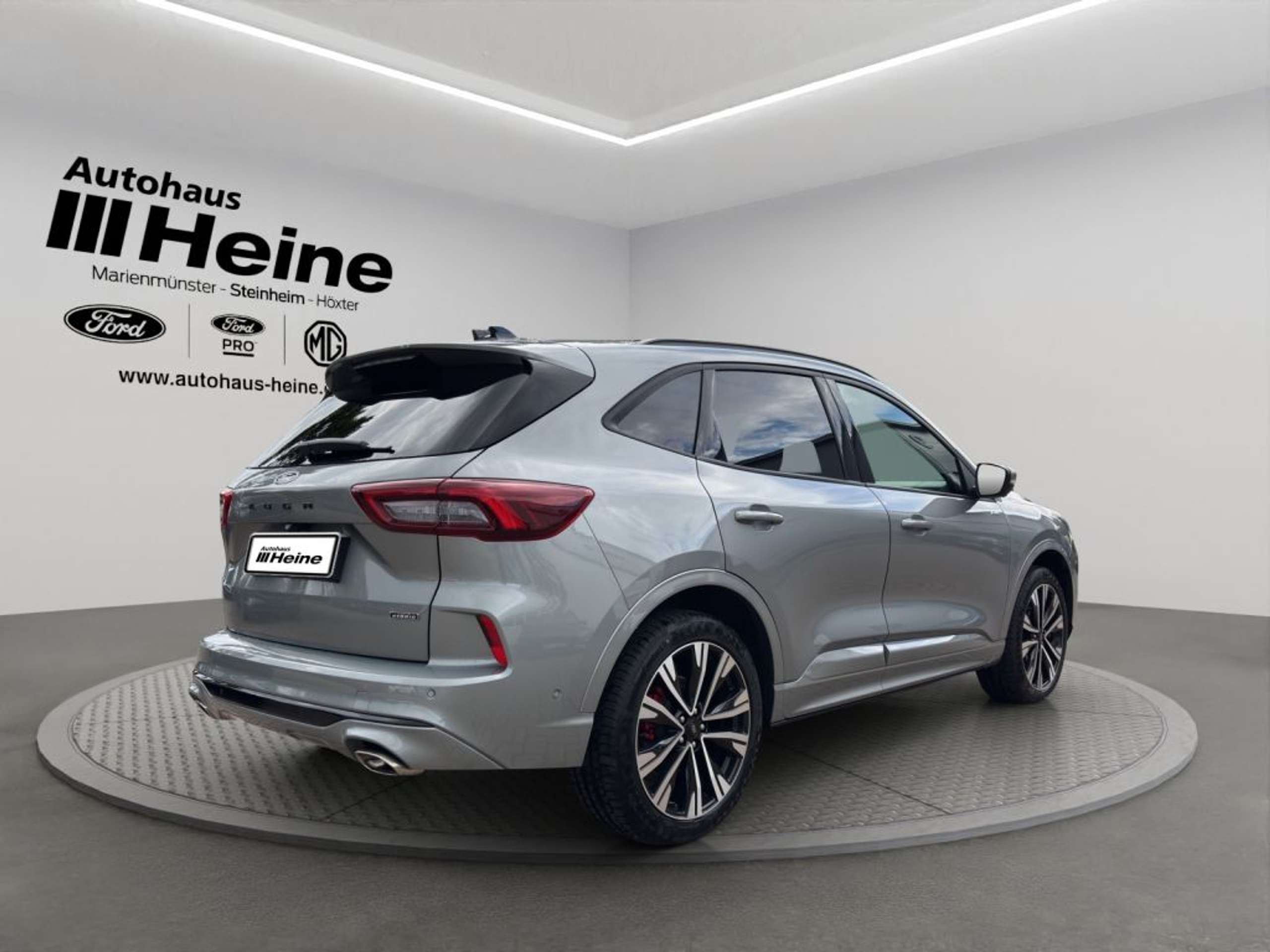 Fahrzeugabbildung Ford Kuga ST-LINE X 2.5 Ltr. 243 PS PHEV *20-ZOLL*LED* - mit KI generiert/bearbeitet