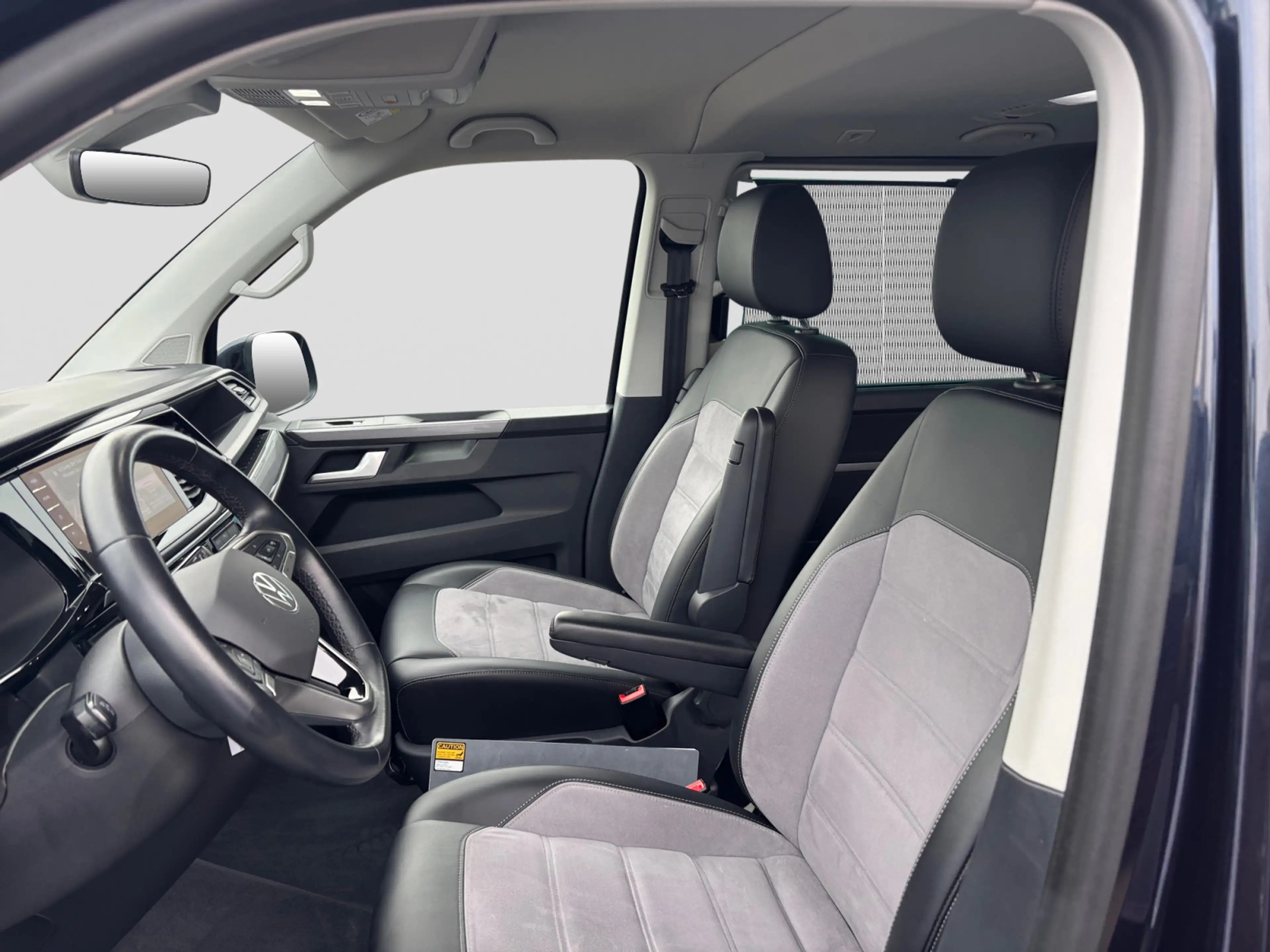 Volkswagen T6.1 Multivan GENERATION SIX 2,0TDI 150KW 4M — photo 10