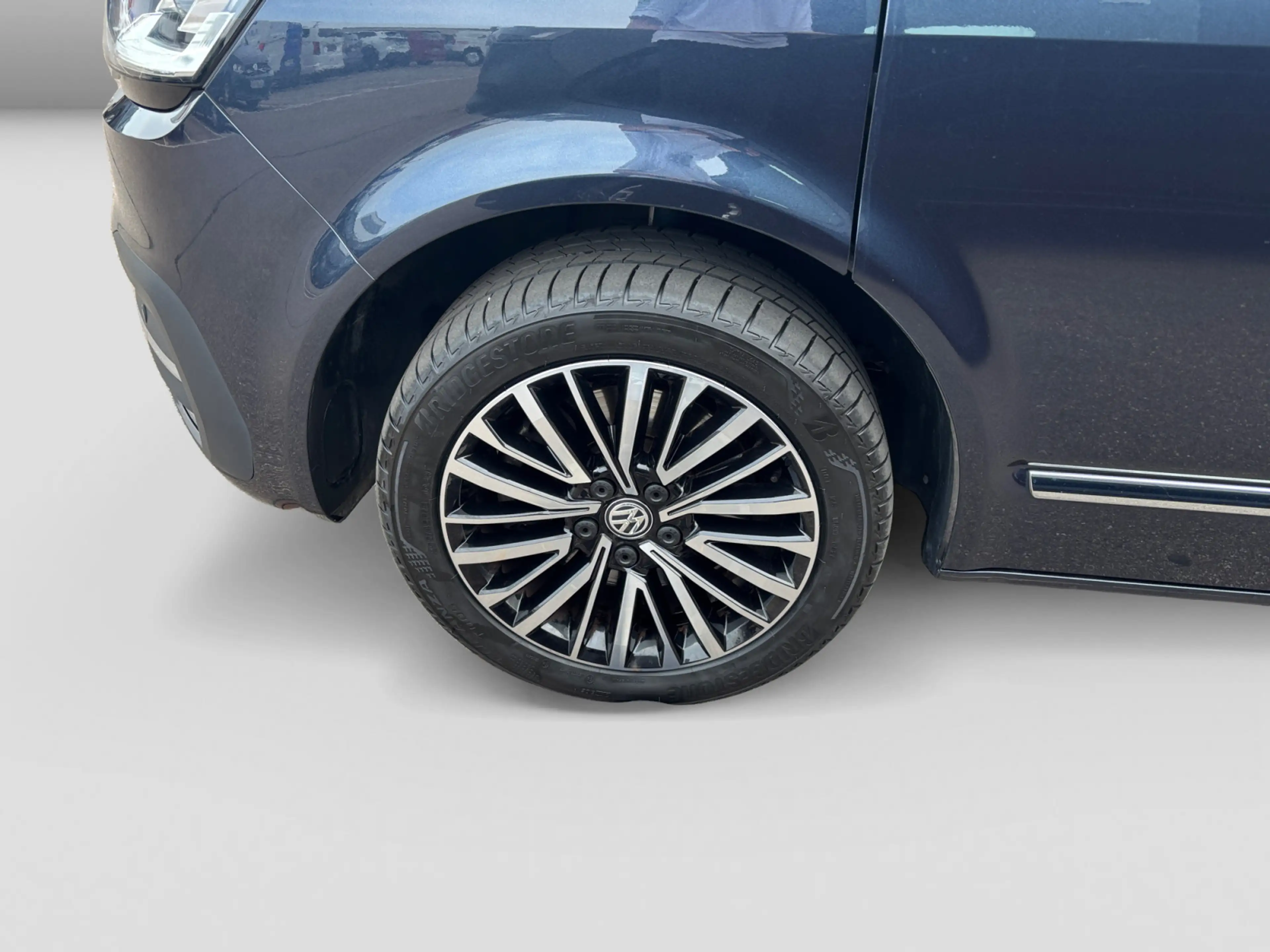 Volkswagen T6.1 Multivan GENERATION SIX 2,0TDI 150KW 4M — photo 5