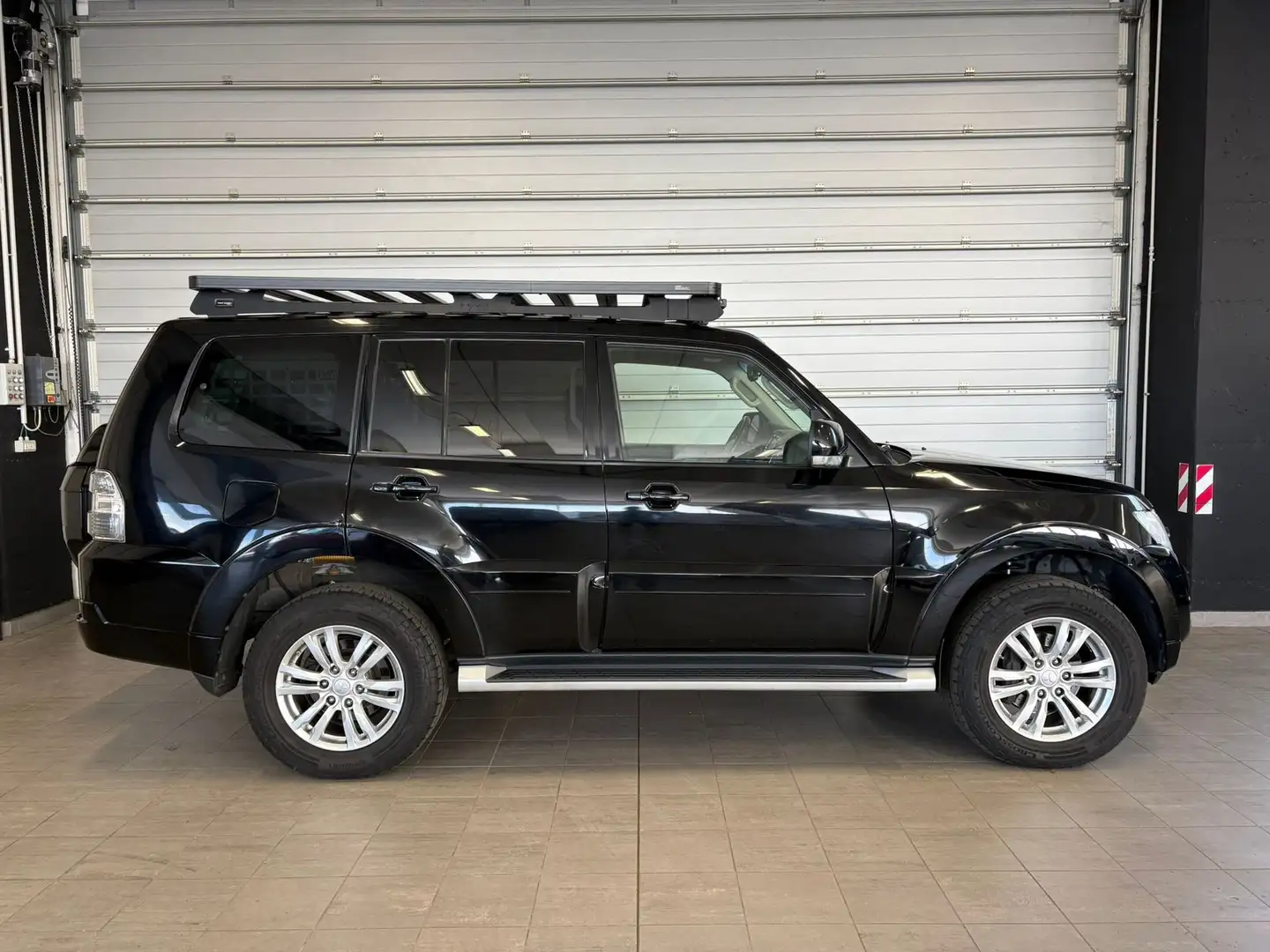 Mitsubishi Pajero 3.2 DI-D 190cv C.Auto - 7 posti - Gancio Traino Schwarz - 2
