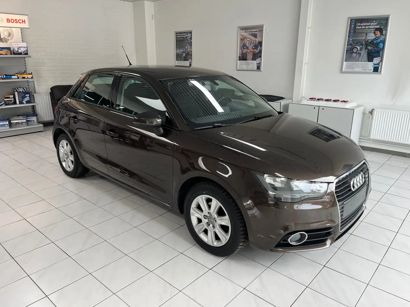 Audi A1 A1 Sportback 1.6 TDi Attraction Brun - 1