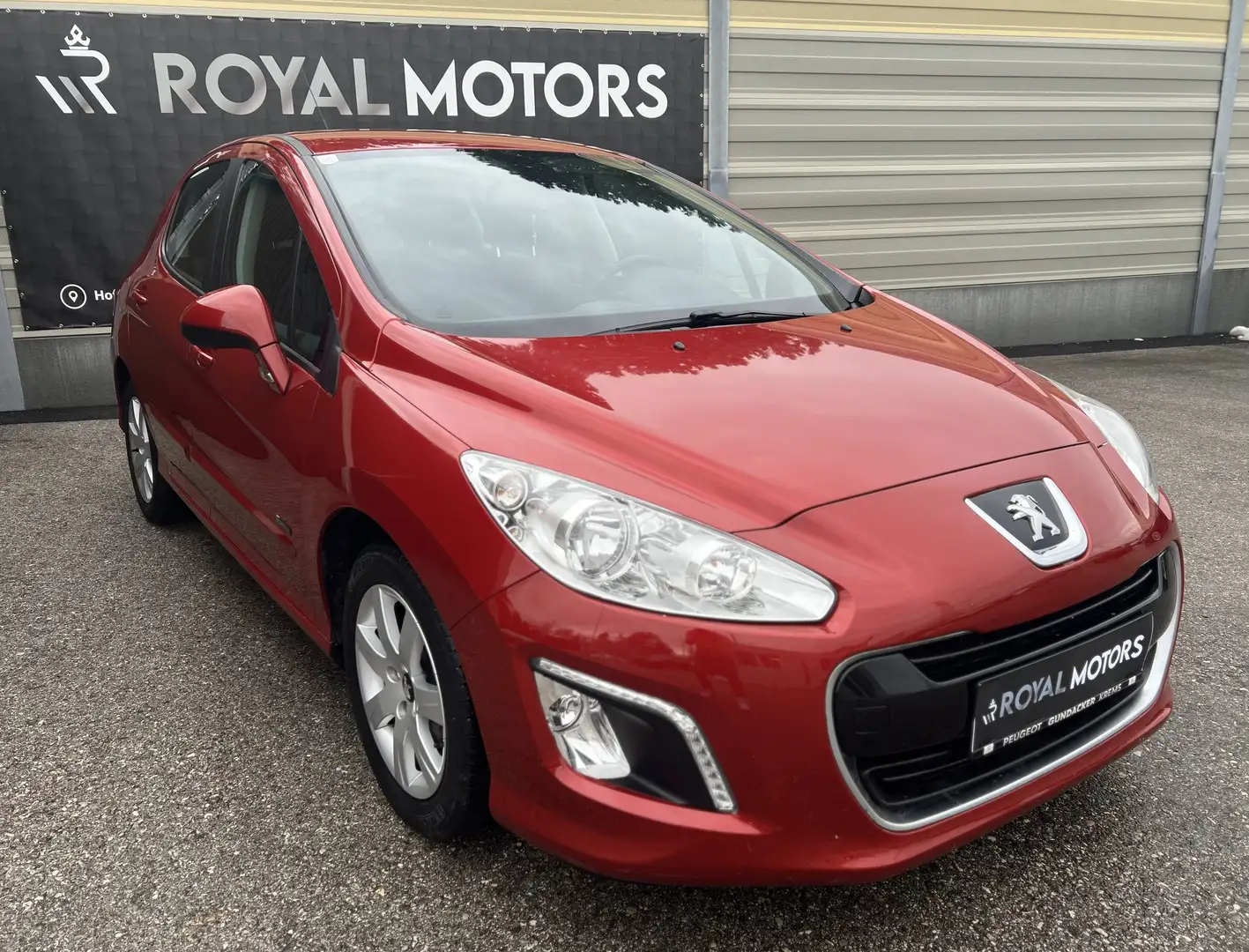 Peugeot 308 1,6 HDi 95 FAP Family / sehr gepflegt / Rot - 1