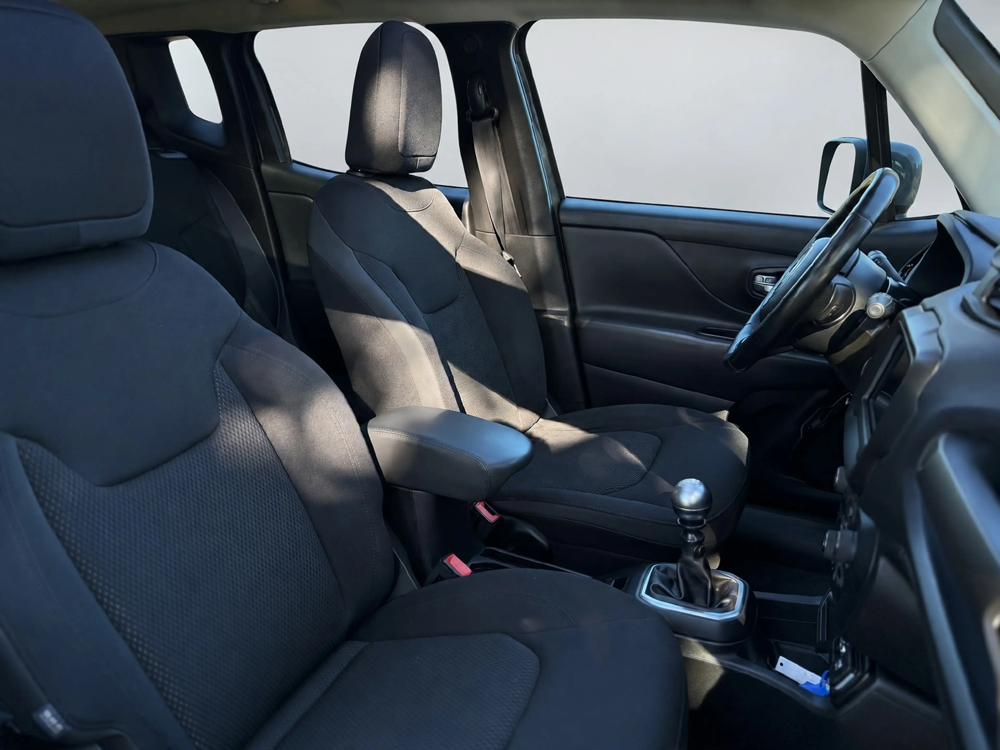 Jeep Renegade 1.0T Limited sport, electrisch glazen panoramadak, — photo 4