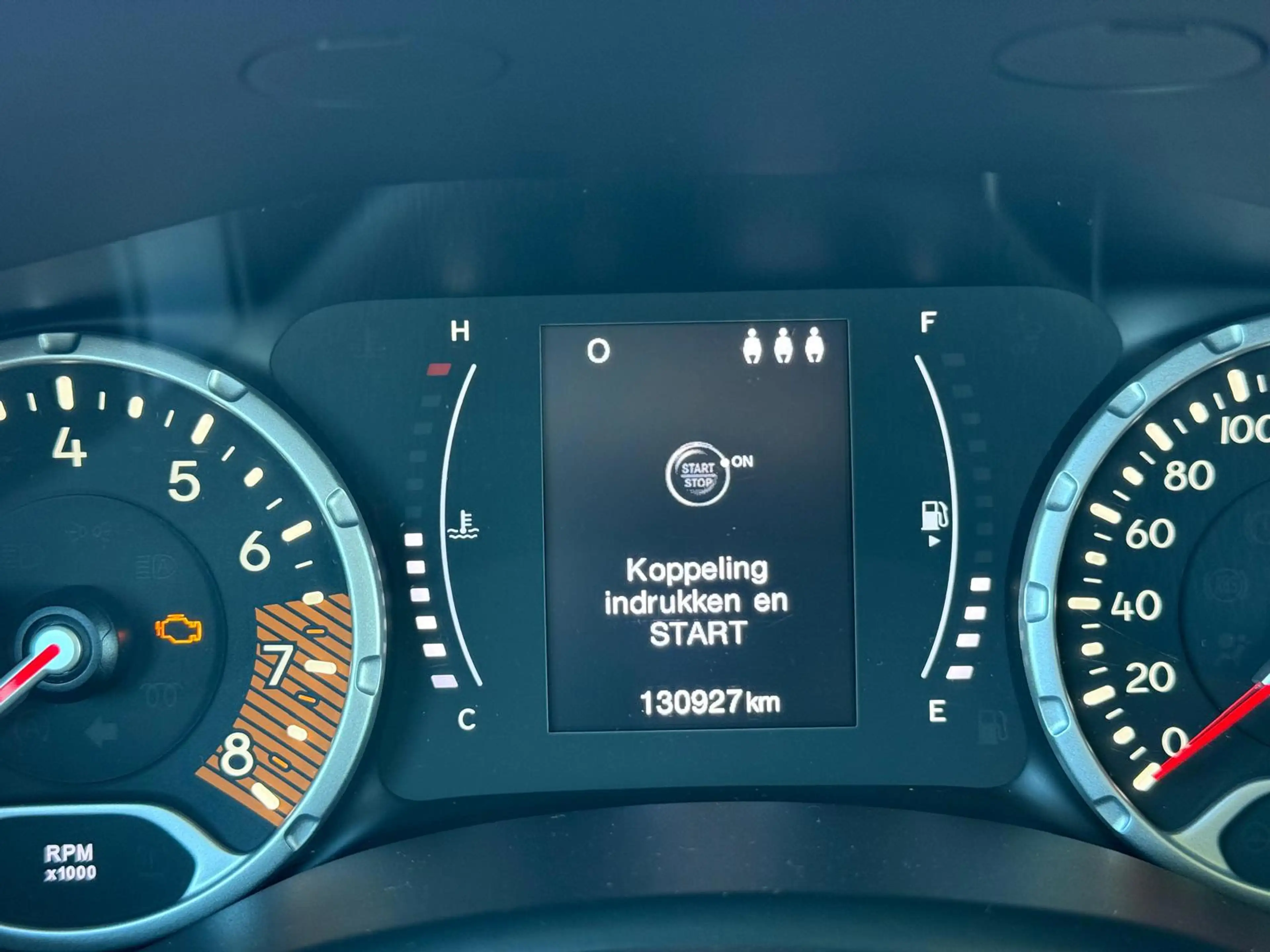 Jeep Renegade 1.0T Limited sport, electrisch glazen panoramadak, — photo 12