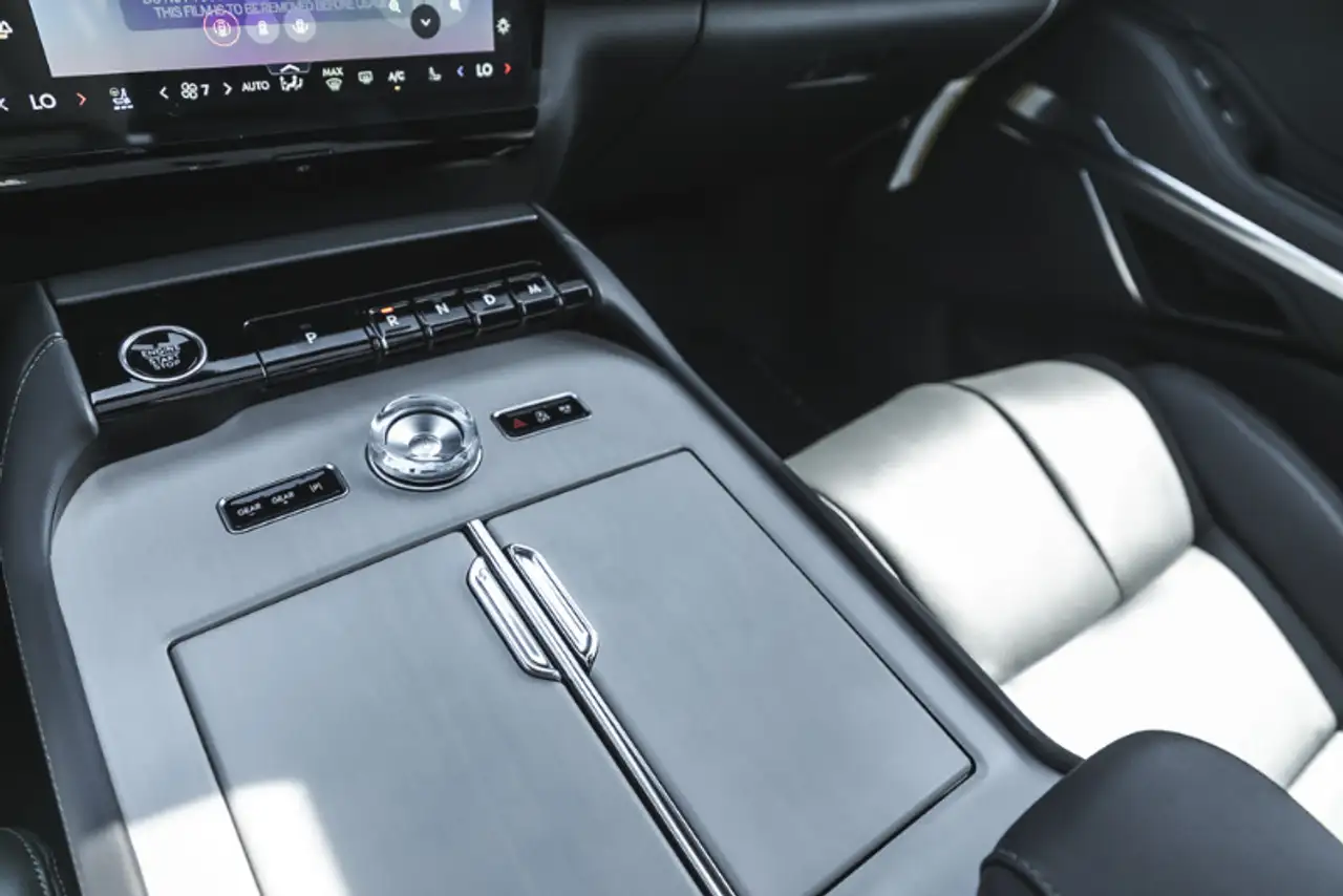 Lincoln Navigator снимка Lincoln Navigator