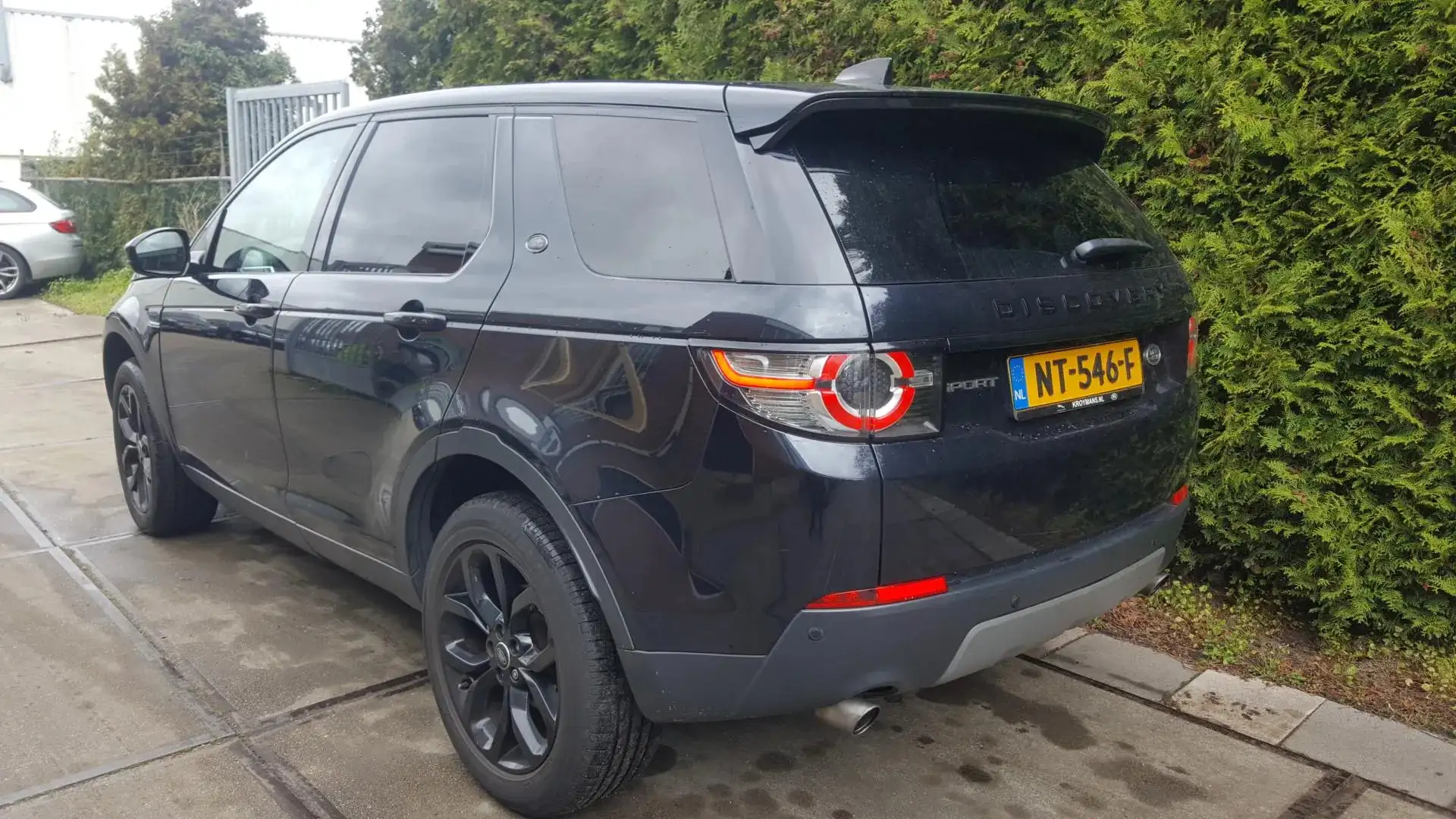 Land Rover Discovery Sport 2.0 TD4 HSE Luxury 7p. Nero - 2