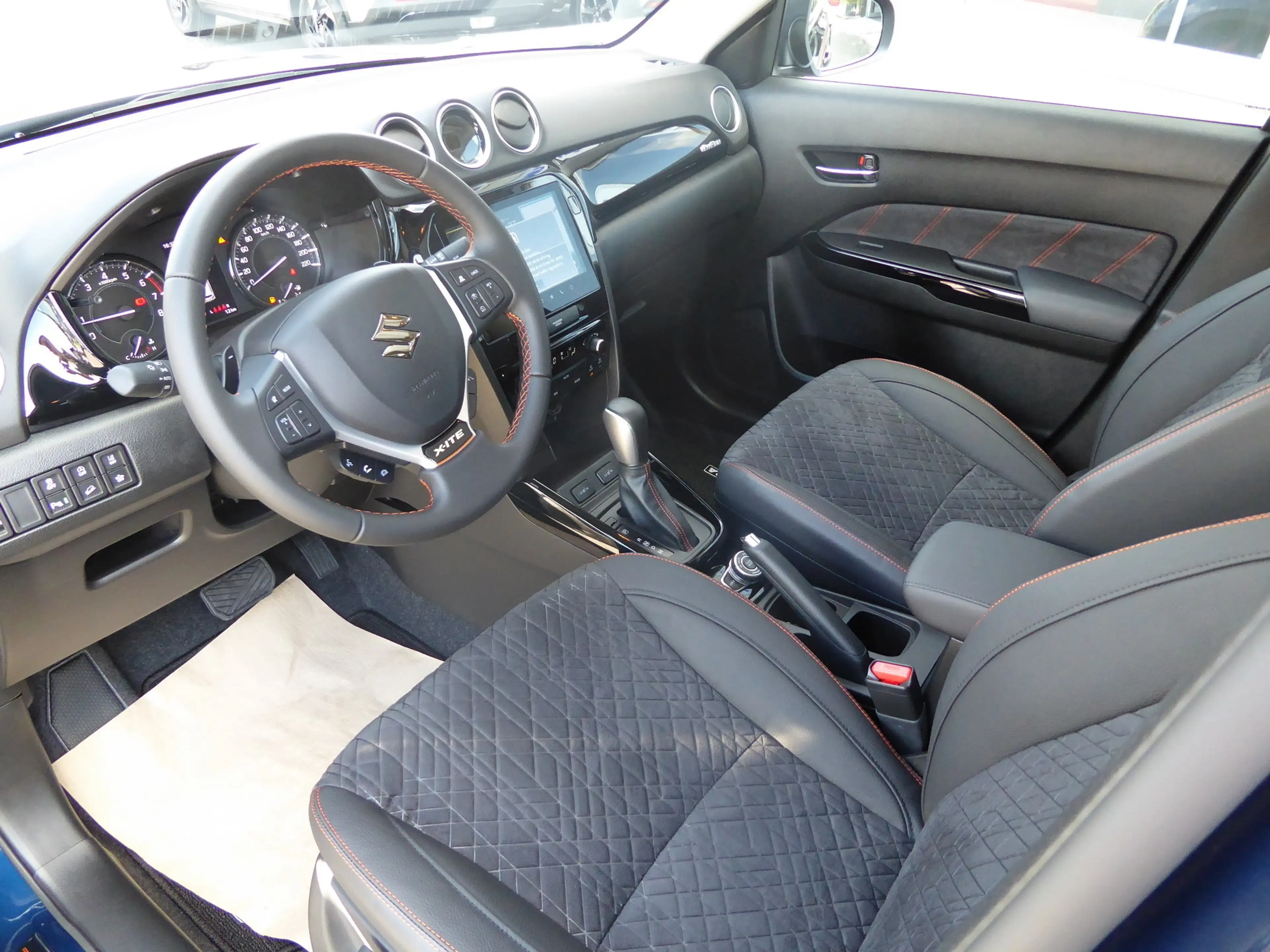 Suzuki Vitara 1.4 Comfort+ X-ITE Allgrip 6AT mit WKR — photo 8