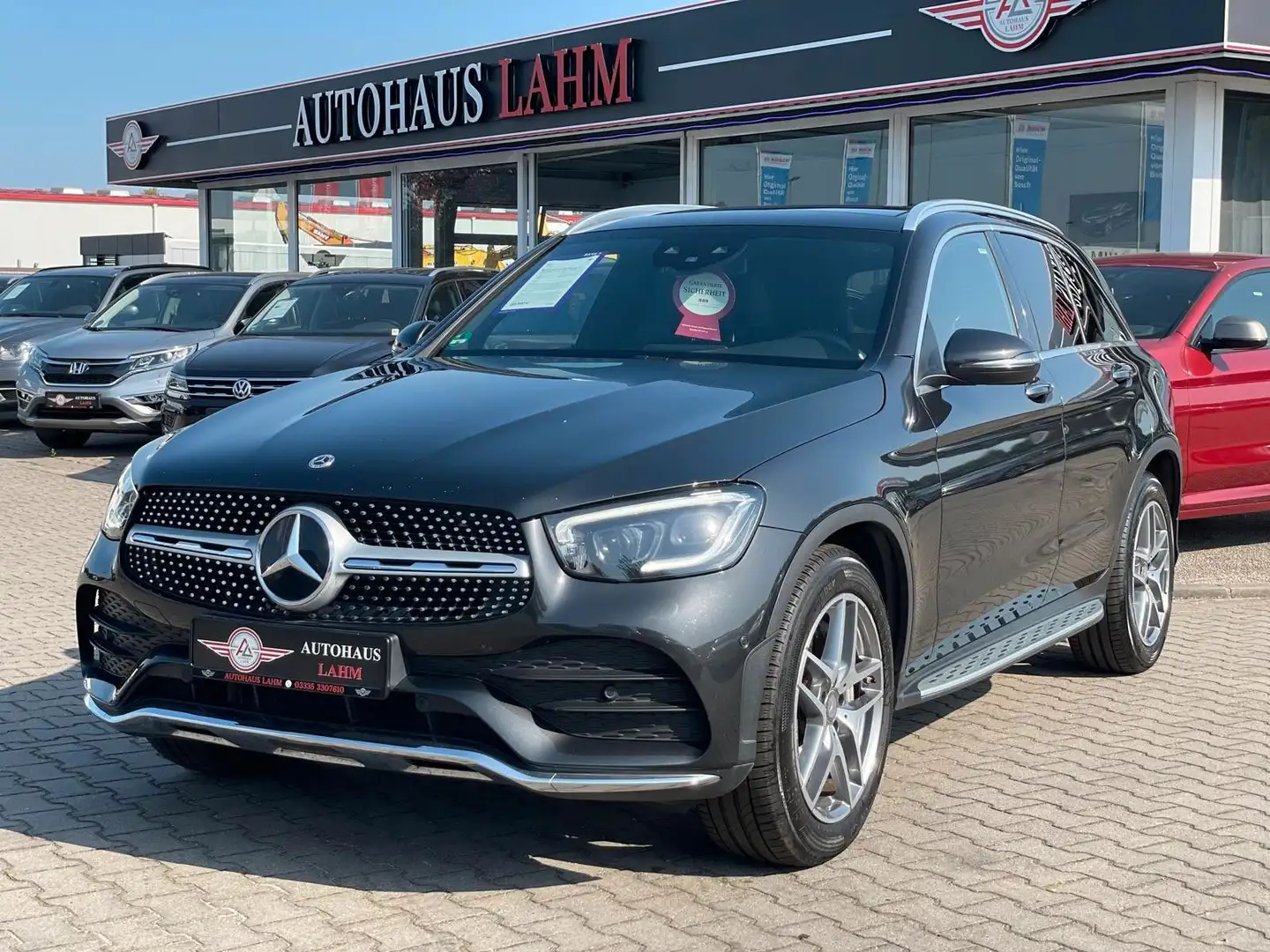 Mercedes-Benz GLC 300 d 9G-TRONIC"4Matic"AMG PAKET"PANO"1.HAND Grün - 2