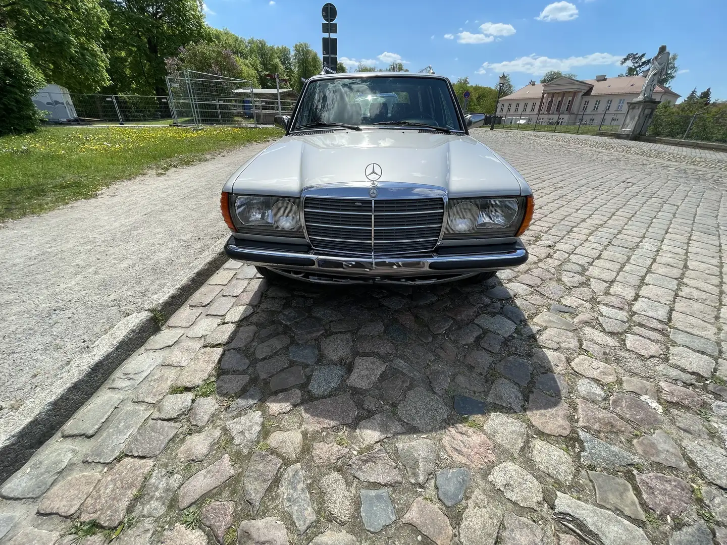 Mercedes-Benz 280 280 TE Silber - 2