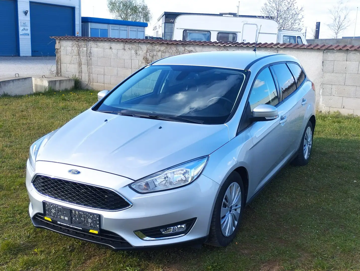 Ford Focus Traveller 1,5 EcoBoost Titanium Aut. Silber - 2