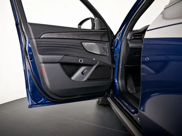 Maserati Grecale view 7