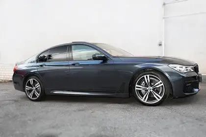 Annonce voiture d'occasion BMW 740 - CARADIZE