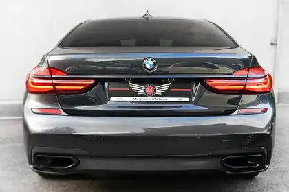 Annonce voiture d'occasion BMW 740 - CARADIZE