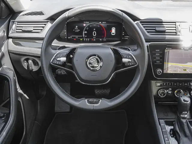 Skoda Superb view 12